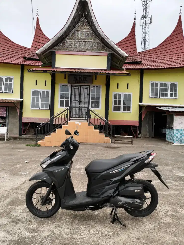 VARIO LED OLD 150 CC 2015 HITAM