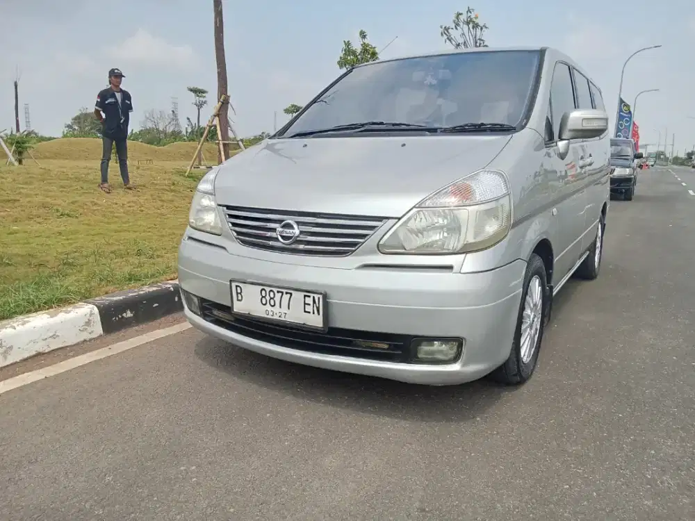 Nissan Serena HWS AT 2011 Silver
