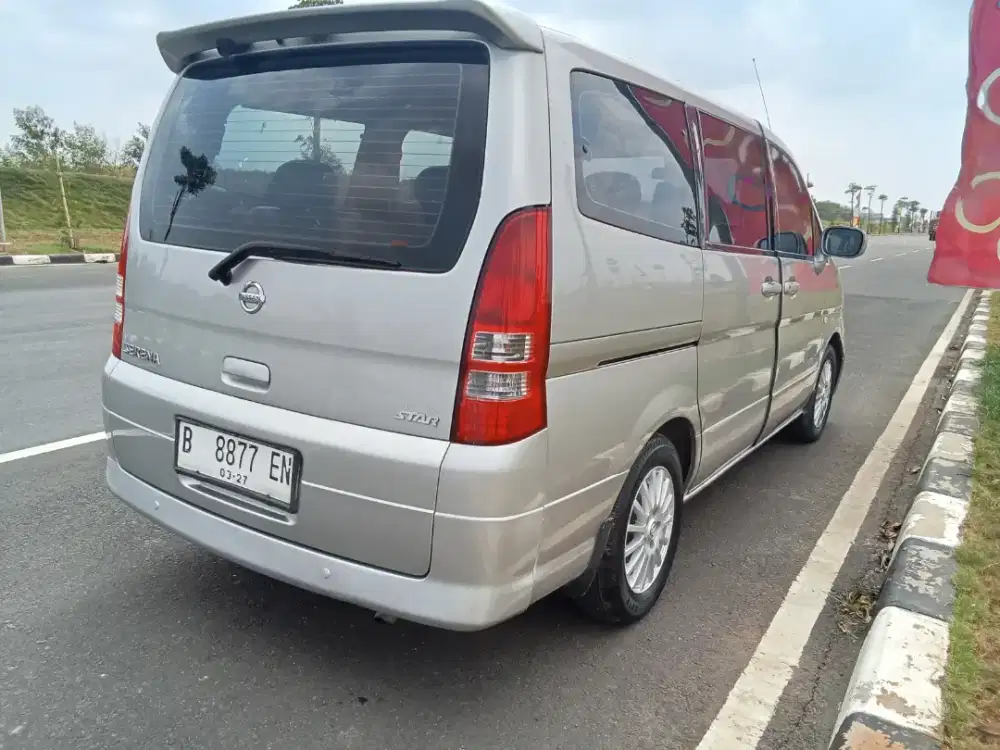 Nissan Serena HWS AT 2011 Silver