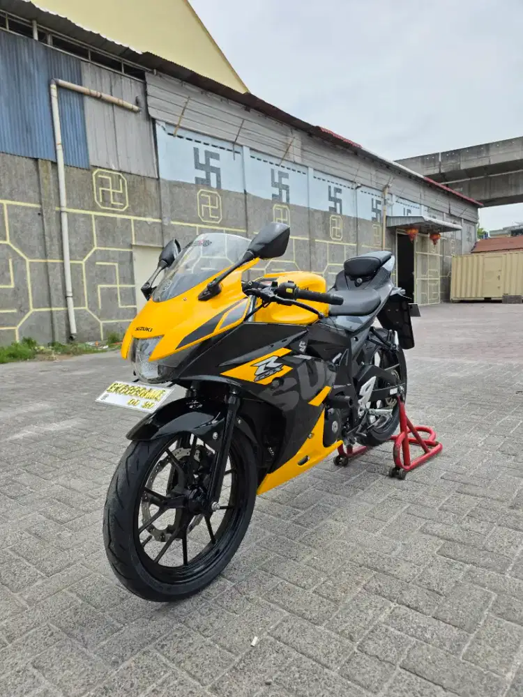 Suzuki GSX R150 Kuning 2024 NIK 2021
