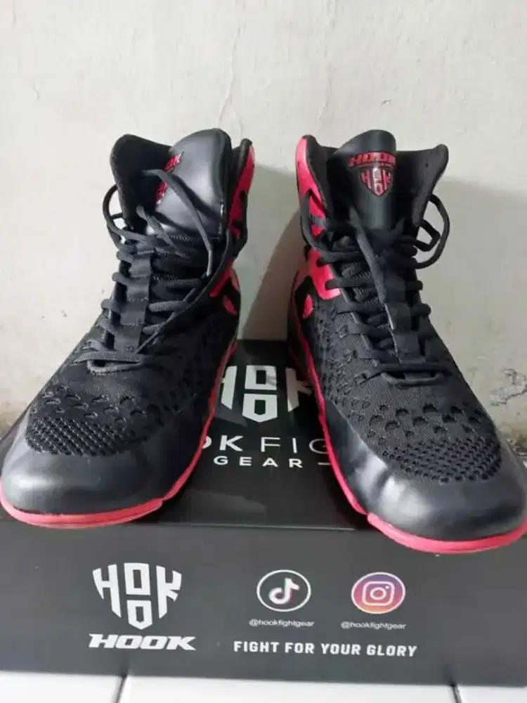 Sepatu Boxing Hook