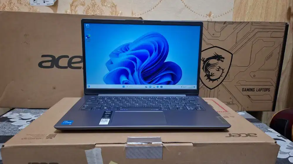 Laptop Lenovo Ideapad Slim 3 • CORE I3 GEN12 • 8GB • SSD 256GB • MULUS
