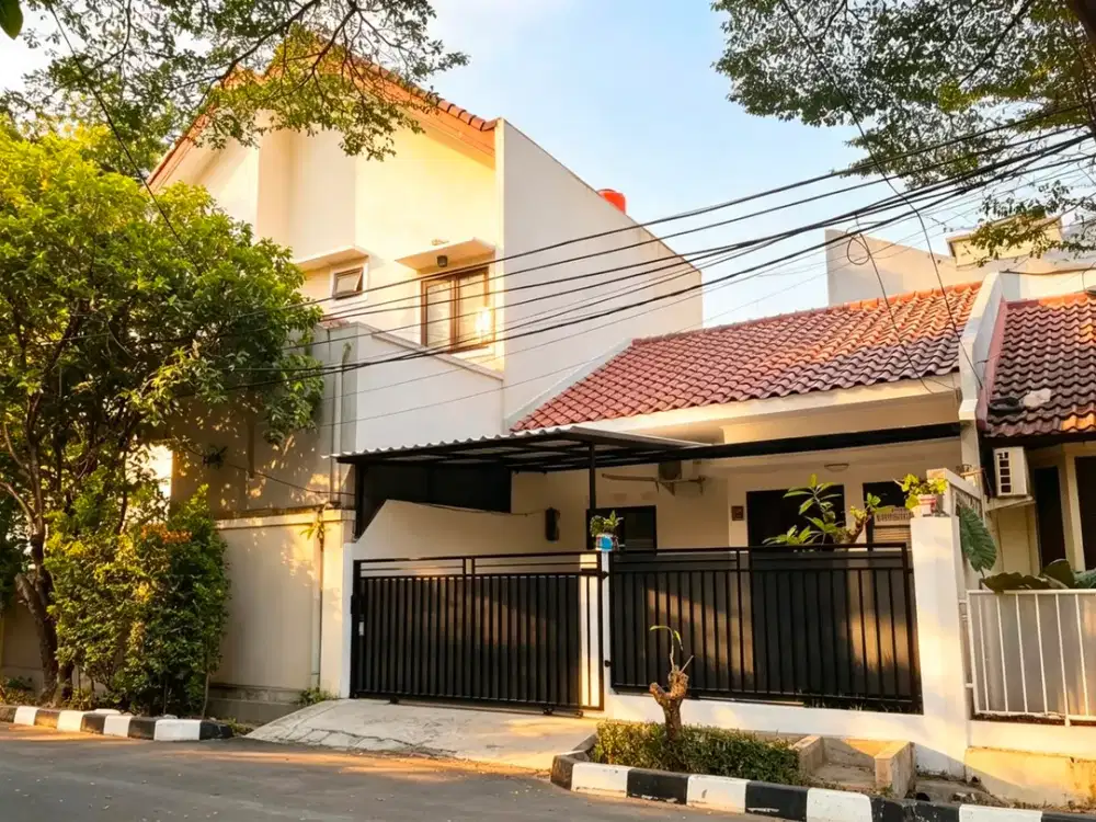 Rumah 1,5 lantai di Bintaro dalam Cluster Sektor 5