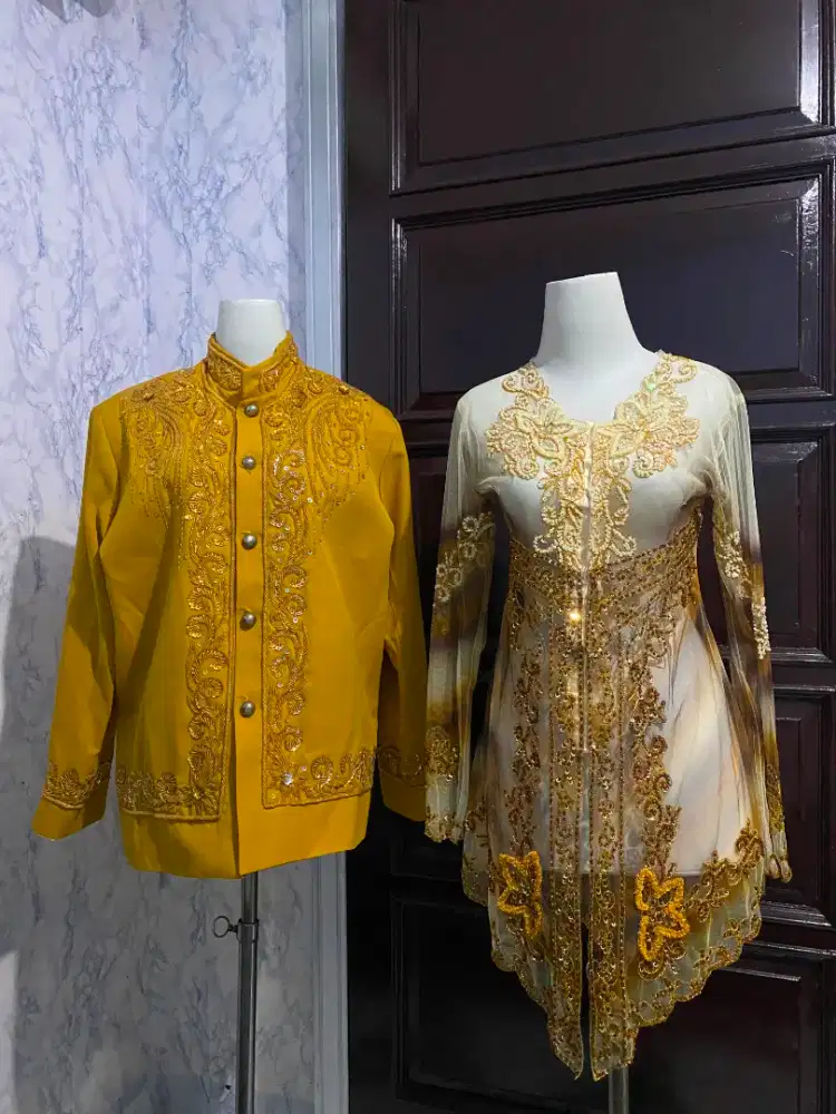 Sepasang kebaya tile payet dan beskap pengantin warna gold