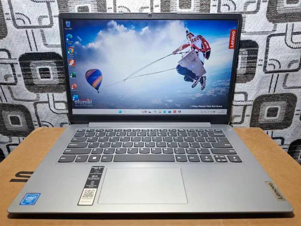 Laptop Lenovo ideapad slim 1i ram 8gb garansi 2027 mulus istimewa