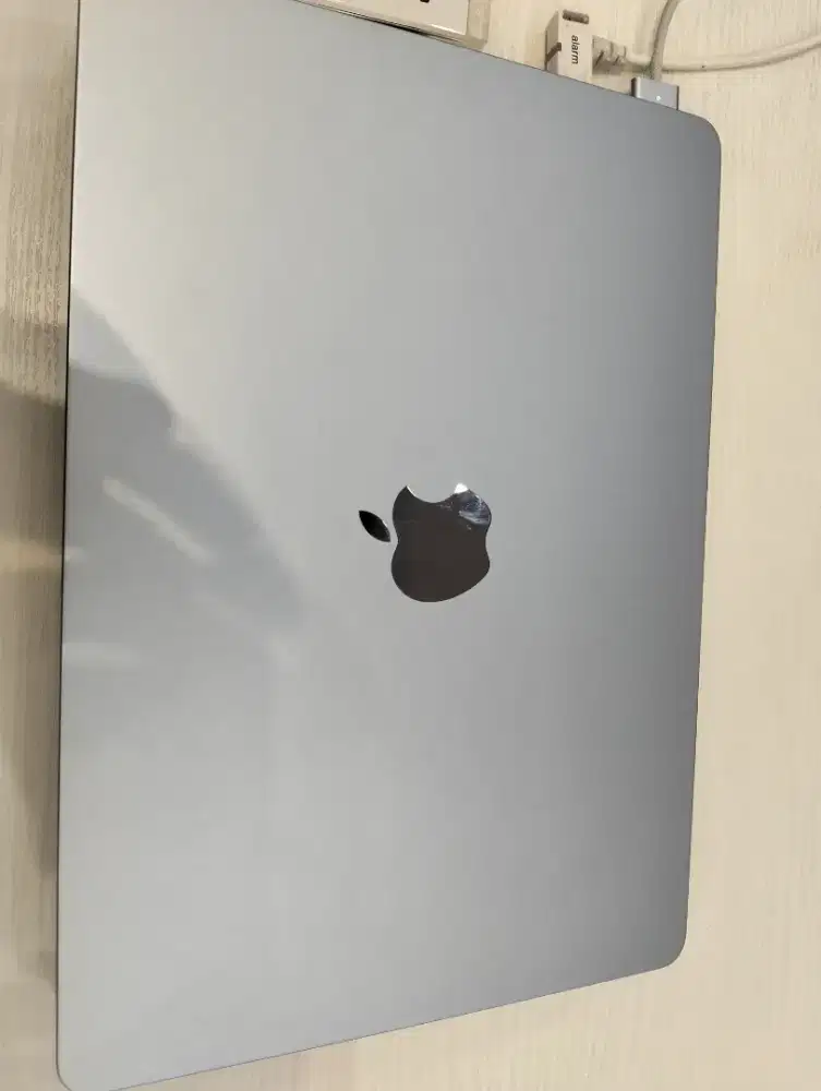 Macbook Air 13,6 inci 1TB