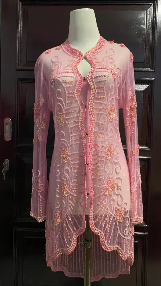 Kebaya tile payet warna pink
