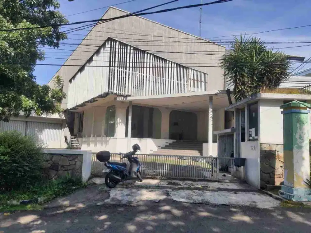 Dijual Ruang Usaha Lokasi Strategis 3 Lantai Jarang Ada!