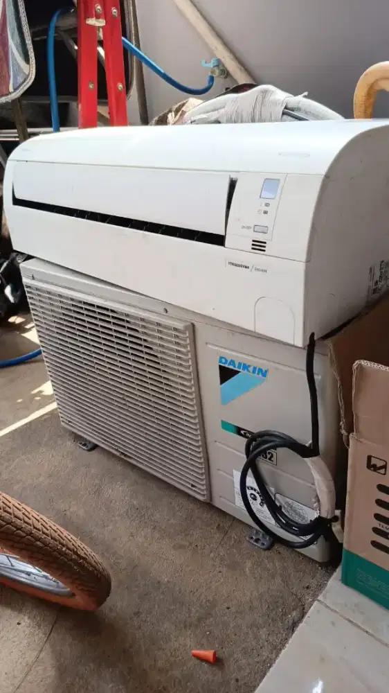 Jual AC Daikin 1pk.
