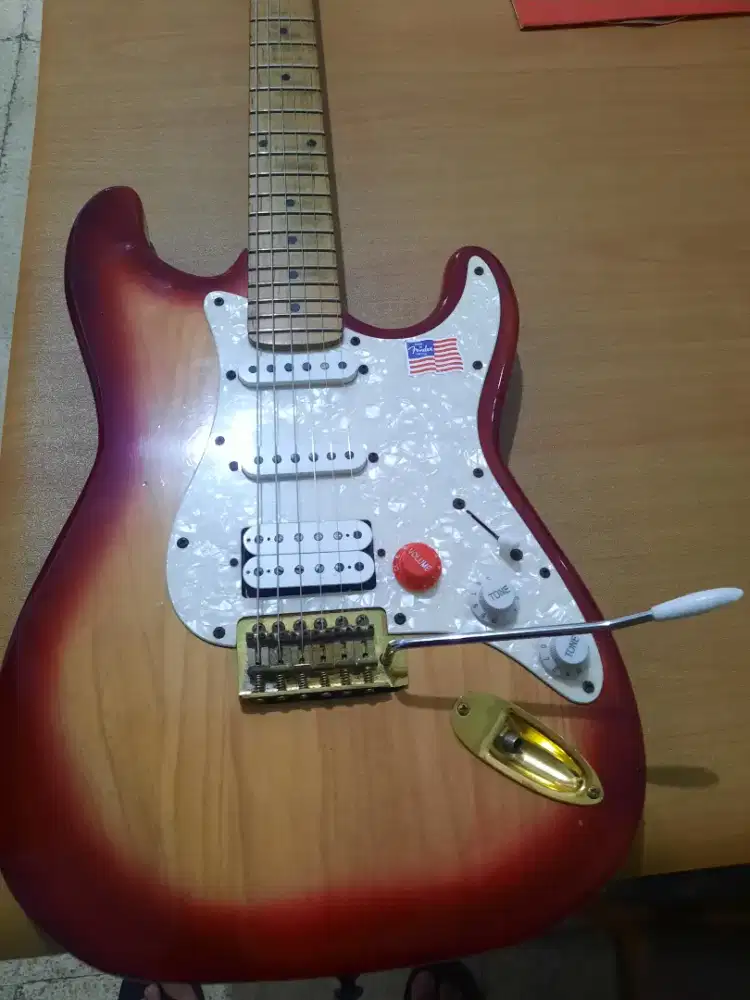 Jual Stratocaster Costum Shop