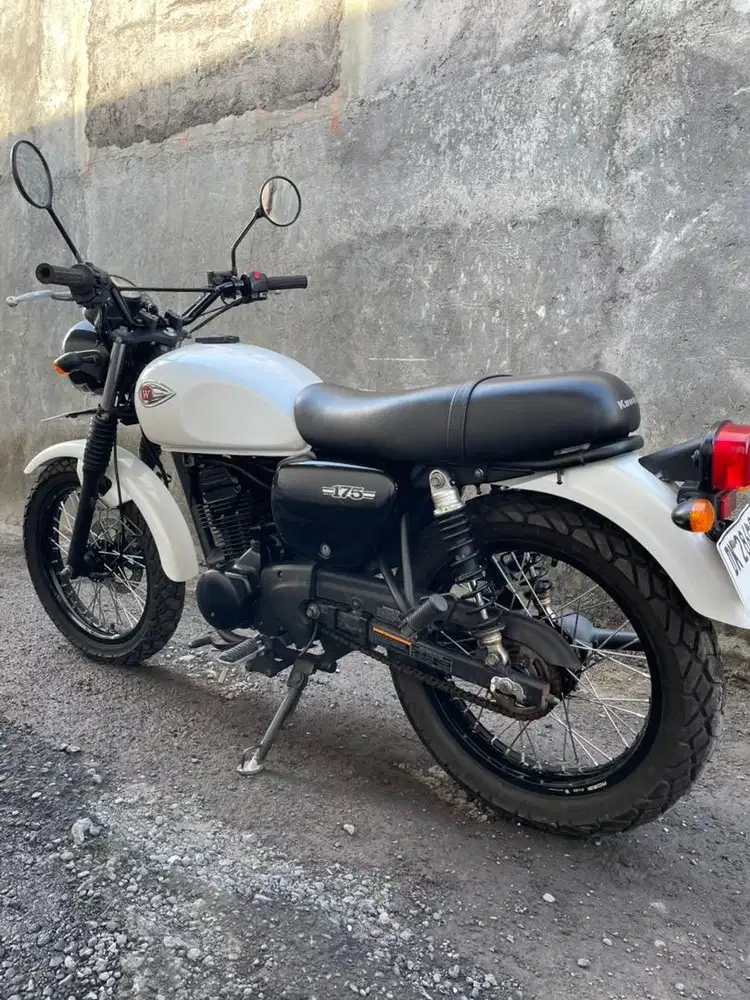 W175 2019 dp 5 jt  bintang  dewata motor