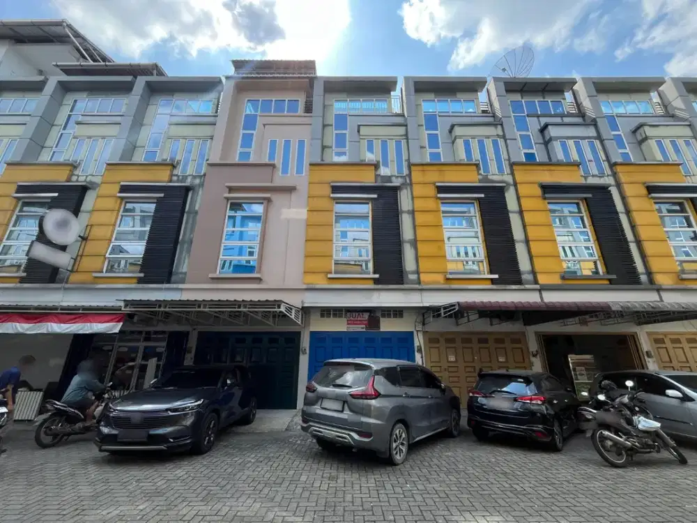 Ruko Komplek Istana Prima di Jalan Brigjend Katamso