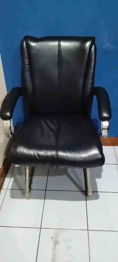 Kursi office tebal