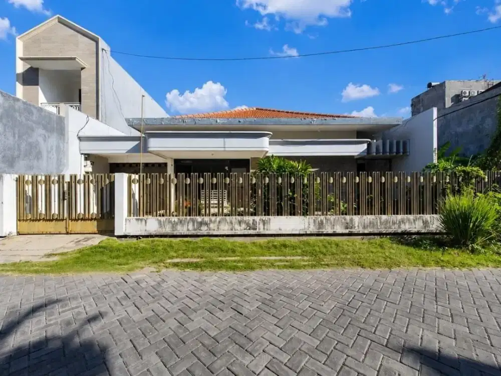Dijual rumah strategis manyar tirtoasri