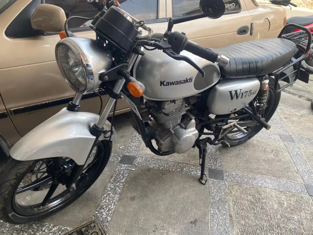 KAWASAKTI W175 se