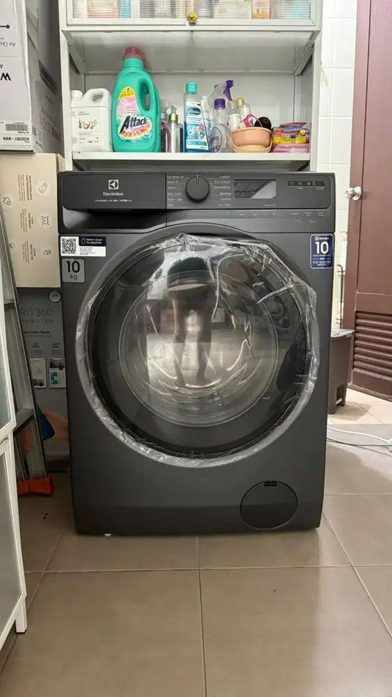 Mesin Cuci Elektrolux Front Loading 10kg Inverter