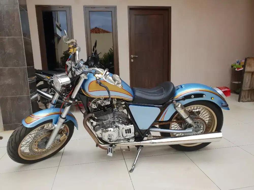 Motor custom Thunder GSX 250