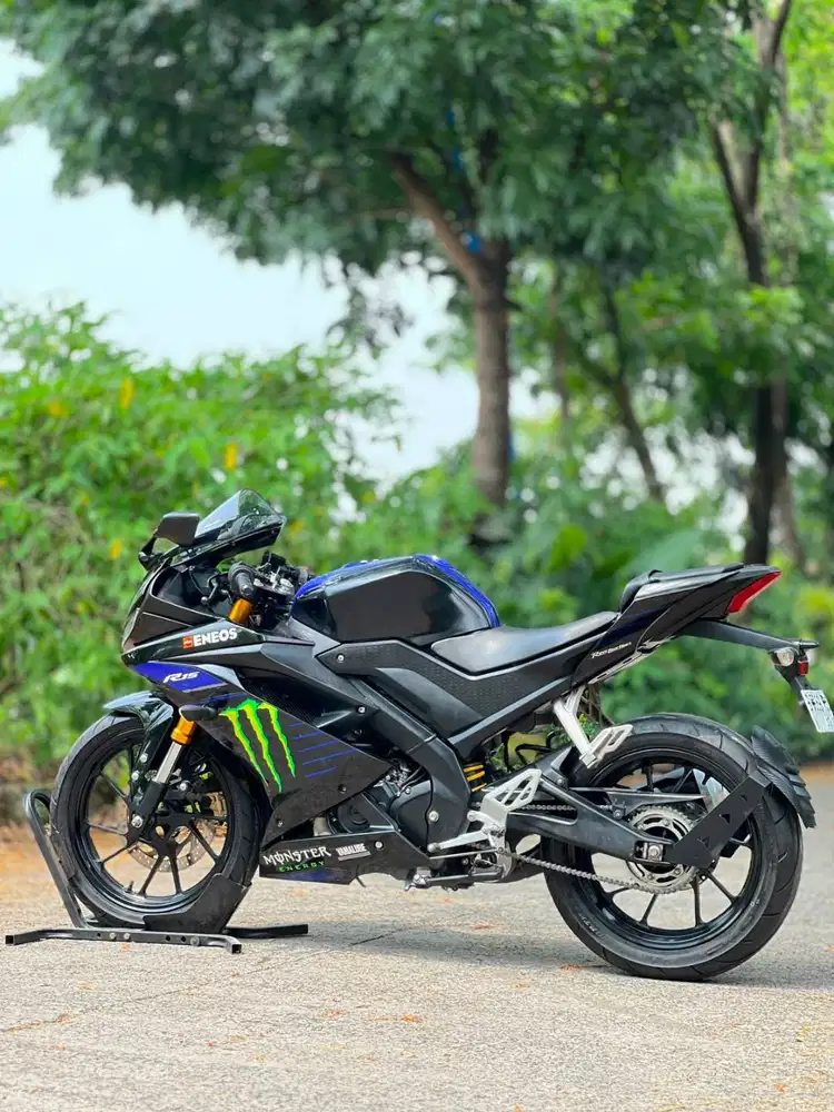 YAMAHA R15 V3 MONSTER HITAM 2019 KM RENDAH PAJAK PANJANG SIAP RIDING