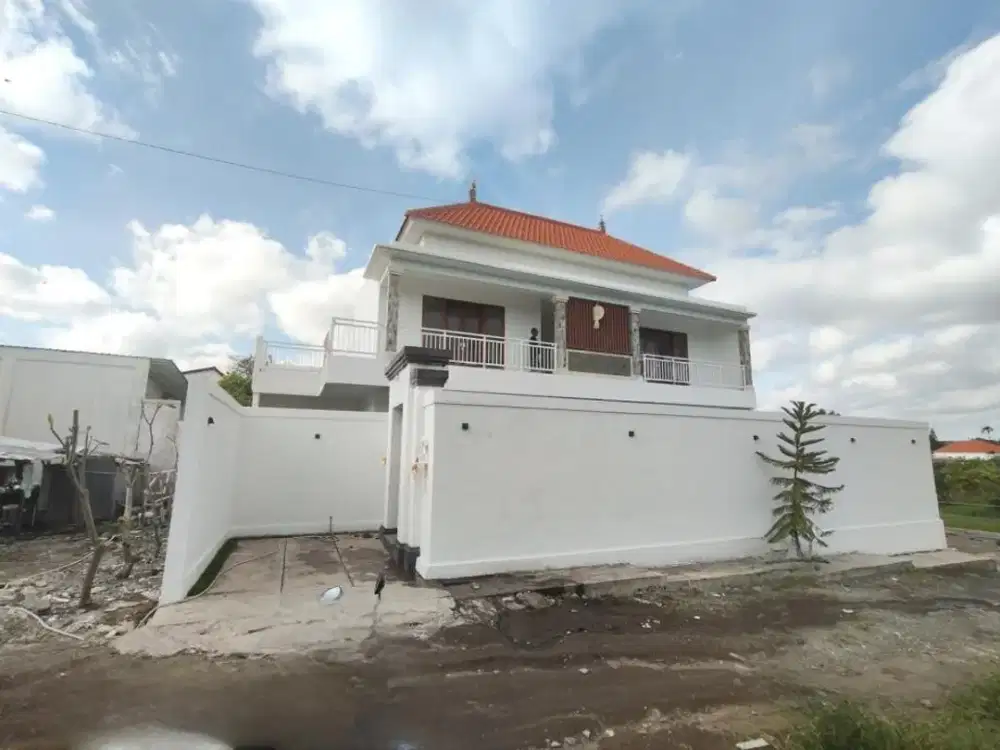 Villa Baru Modern 3 Br Dekat Pantai di Tumbak Bayuh Canggu