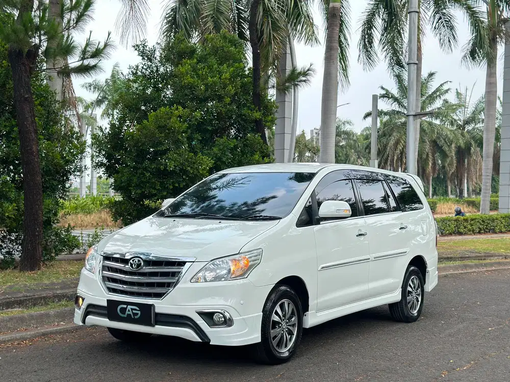 Toyota Kijang Innova V AT 2015