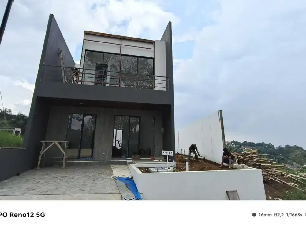 RUMAH RASA VILLA DAGO 2LANTAI ASRI SEJUK DEKAT KAMPUS ITB KOTA BANDUNG