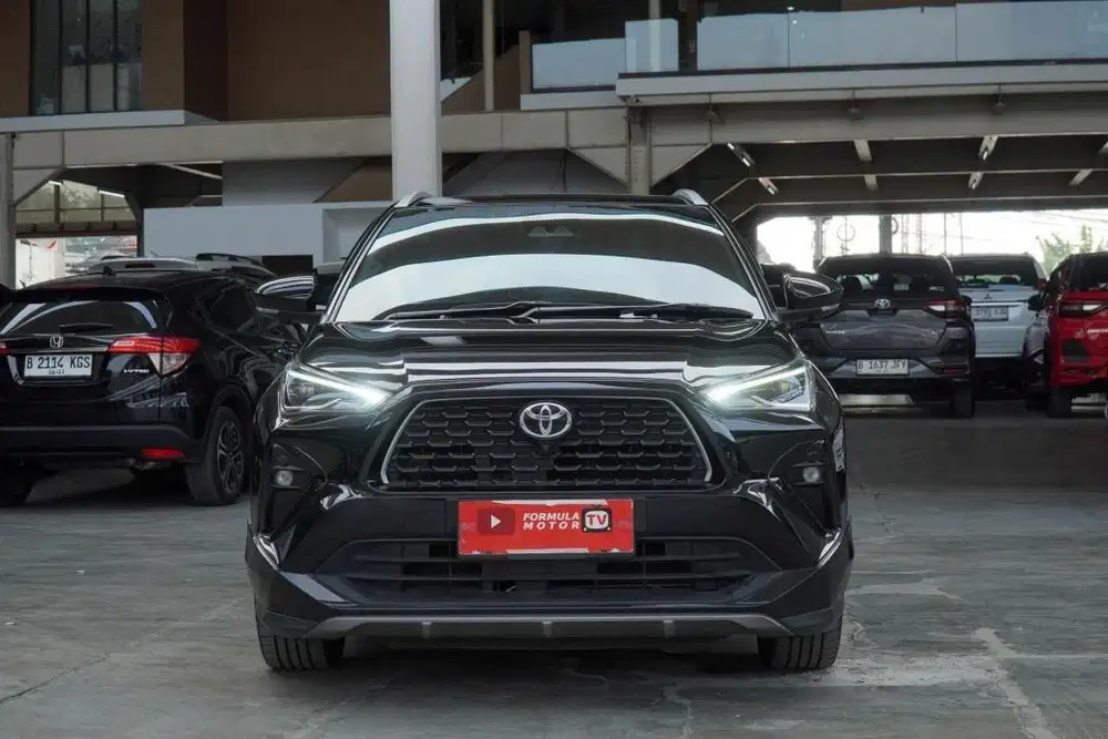 Toyota Yaris Cross GR Hybrid AT 2023 Hitam