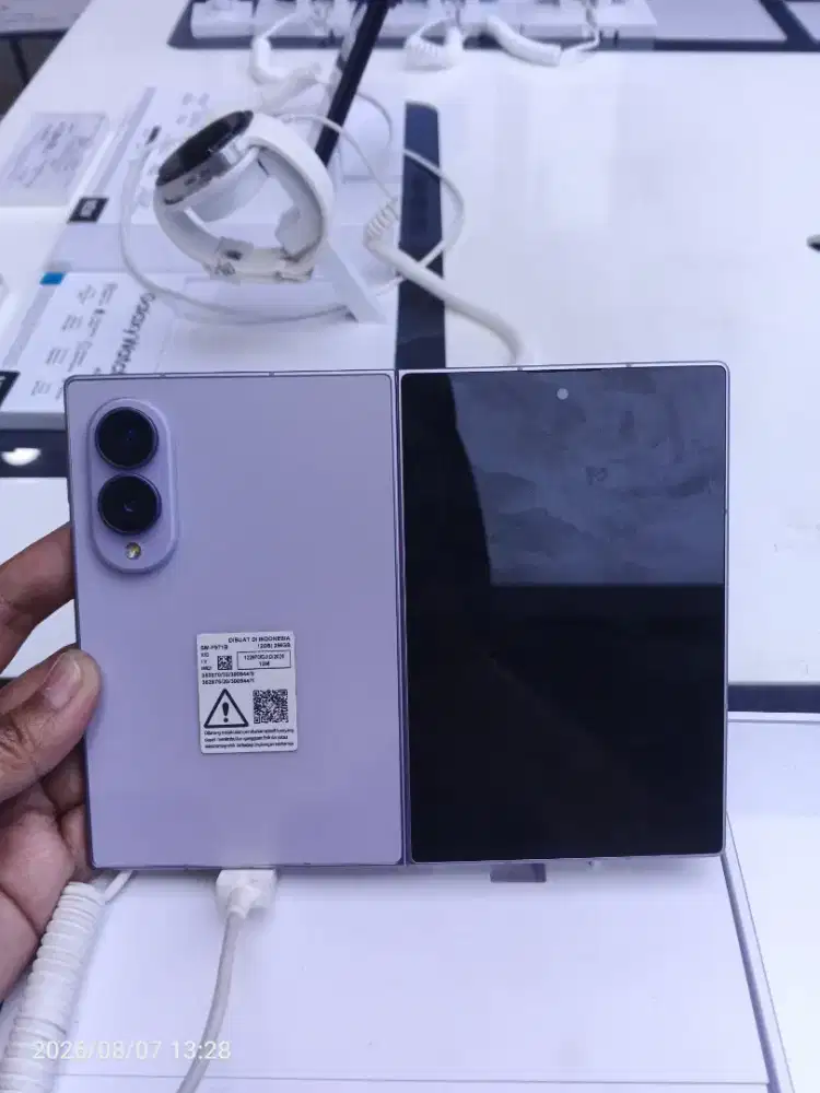 KREDIT SAMSUNG ZFOLD8 DAN ZFOLD8ULTRA