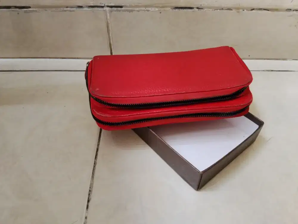 Dompet wanita merah