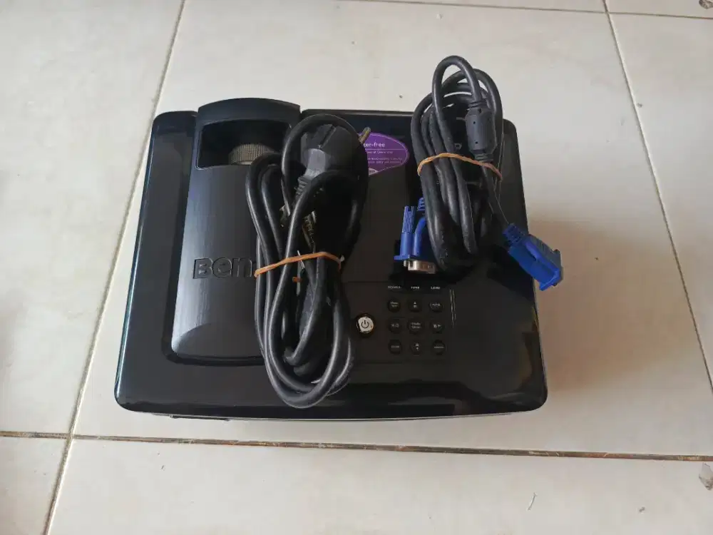Iklan Proyektor Benq MP515P Tas