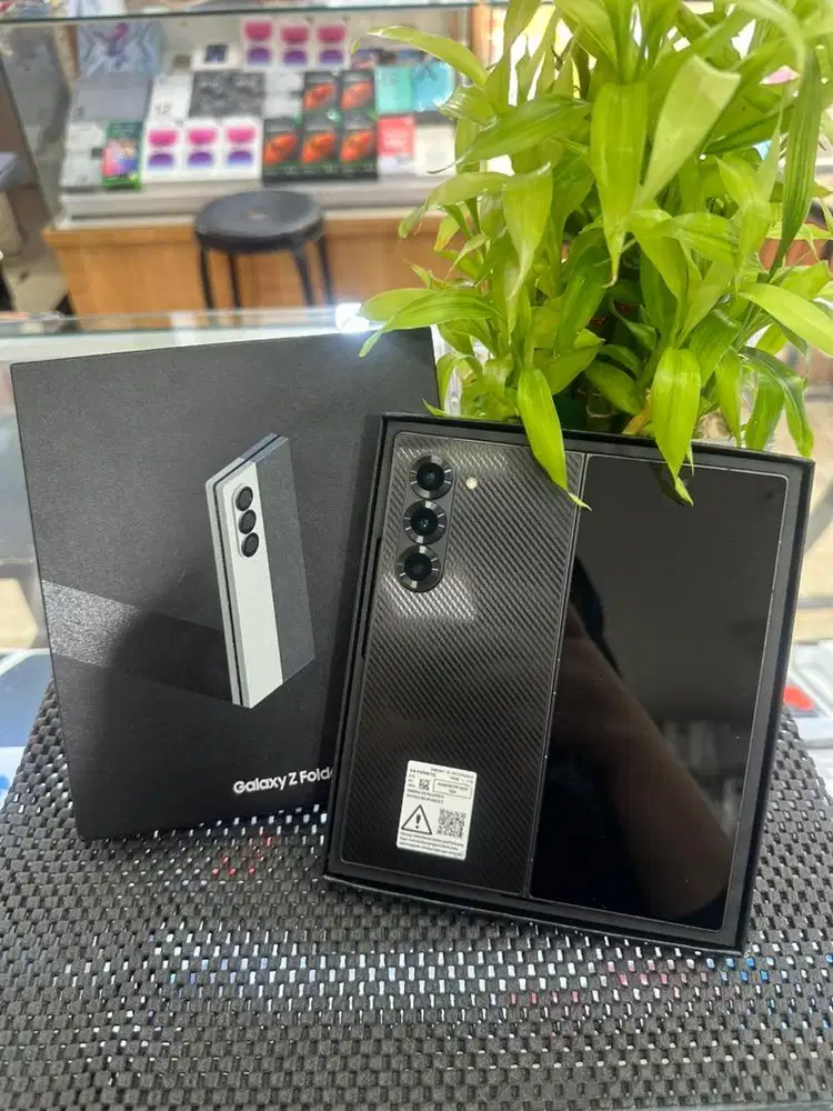 Samsung Galaxy Z Fold 6 12/1TB Crafted Black Ex Garansi Resmi Sein