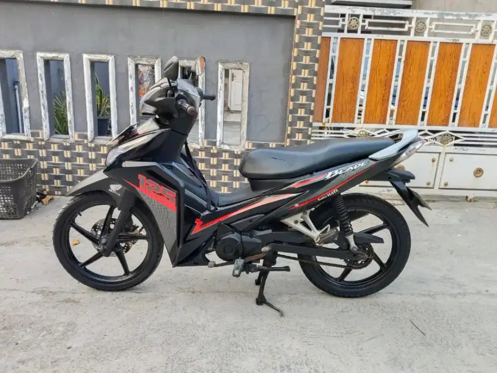 Honda Blade 125cc thn 2014 di Tangerang cadas