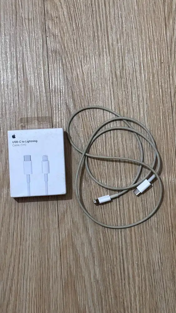 USB C to Lightning-Second