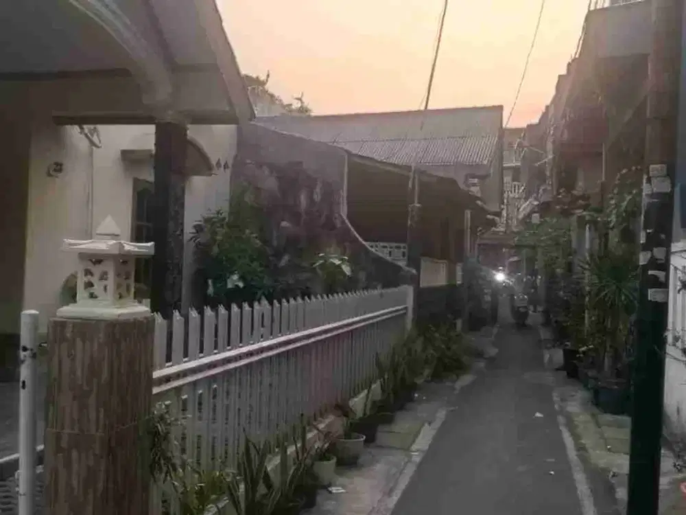 Rumah SHM siap huni.dekat pasar Inpres Kemayoran.RSUD Kemayoran & ITC Cempaka Mas-Harga 2,45 M nego