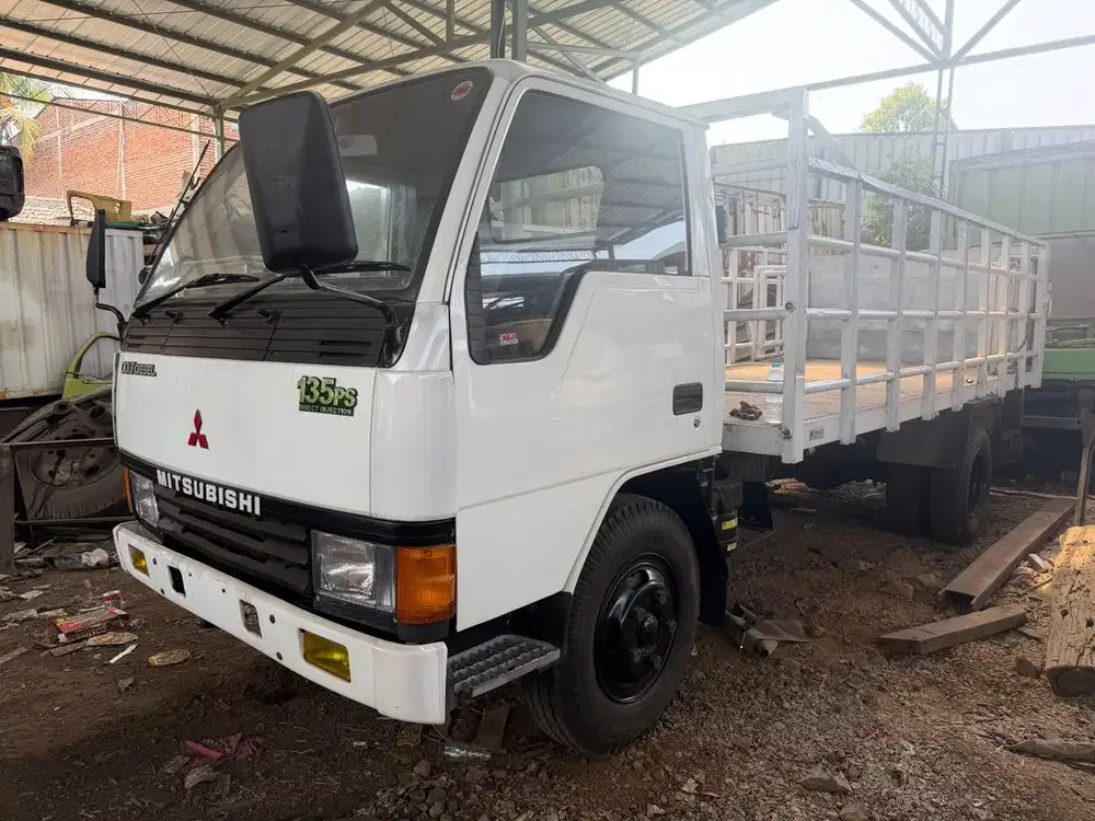 TRUCK MITSUBISHI COLT DIESEL FE 347 TH 2006