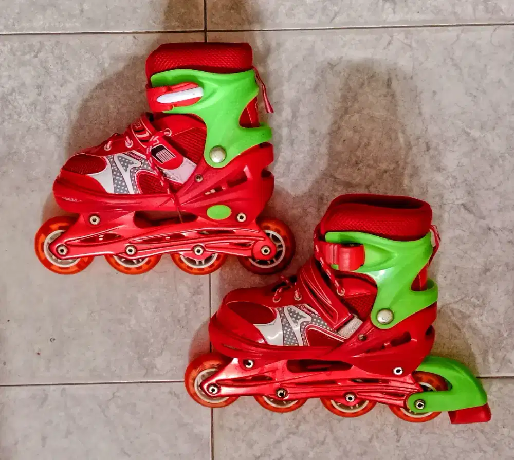 Sepatu     Roda