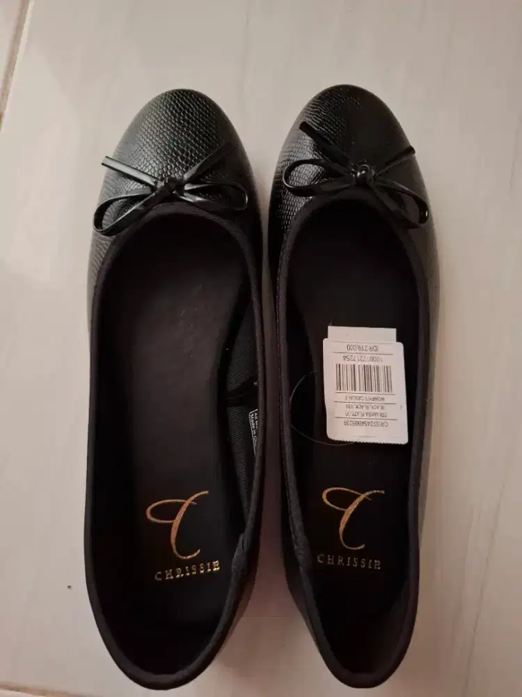 Flat shoes wanita