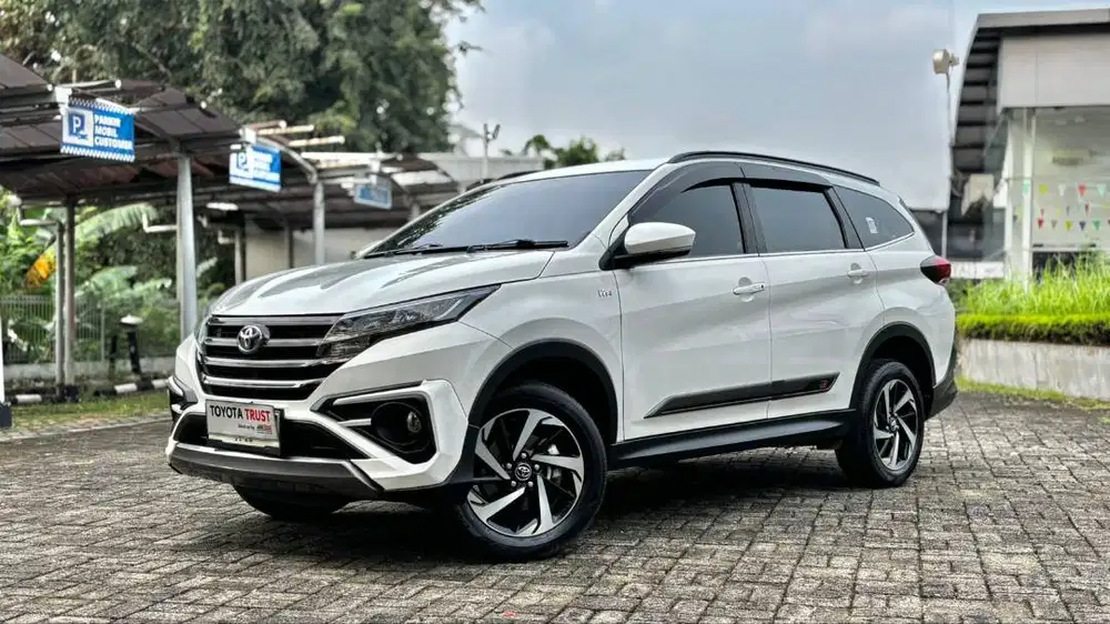[GARANSI TOYOTA] TOYOTA RUSH GR 2023 AT ISTIMEWA
