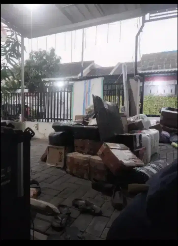 Antar paket setiap hari