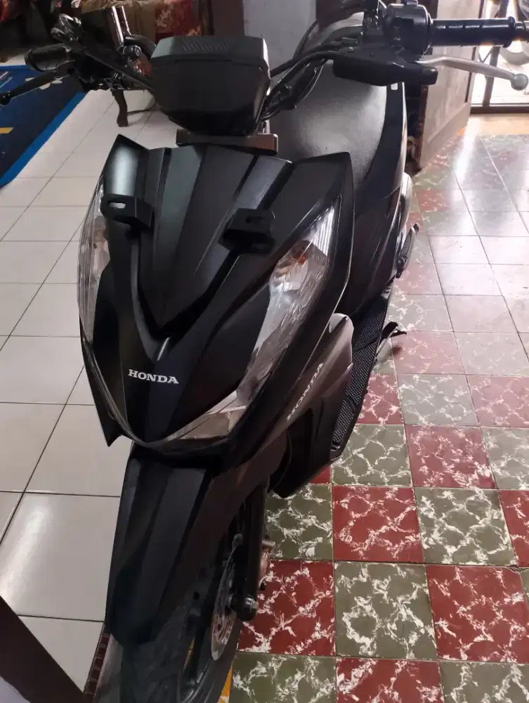 Honda beat street hitam