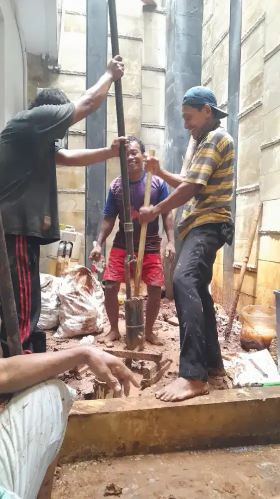 Jasa bor sumur rumah tangga,servis mesin pompa air segala merek.