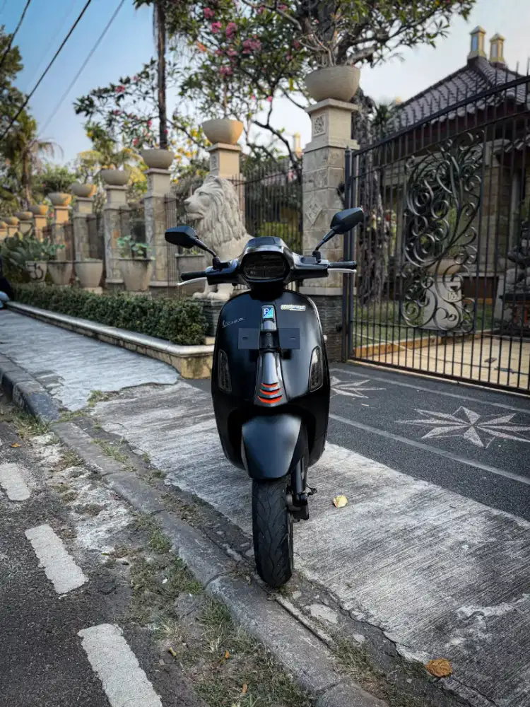 VESPA SPRINT S NEW MODEL 2024 HITAM - TERMURAH SEINDONESIA
