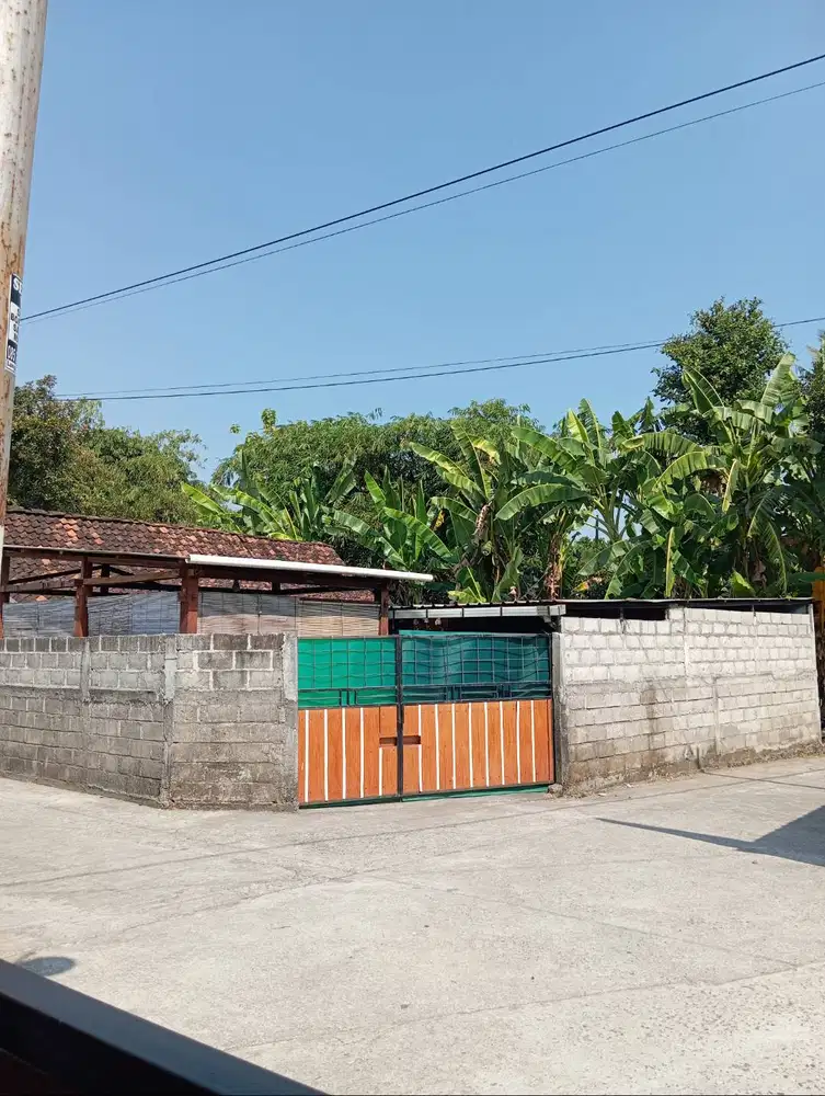 DIJUAL RUMAH KAYU + kolam renang mini Godean Yogya
