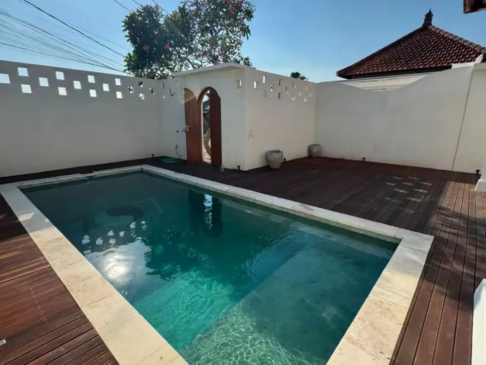Tropical Villa: Modern Standalone Home with Sunset Views in Tibubeneng, Canggu