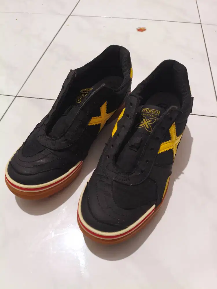 Sepatu Futsal dan Casual XMUNICH dan COMPAS