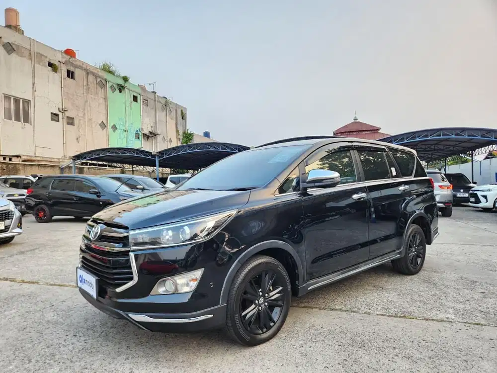 DP RENDAH - Toyota Kijang Innova 2.4 Venturer Solar-AT 2019