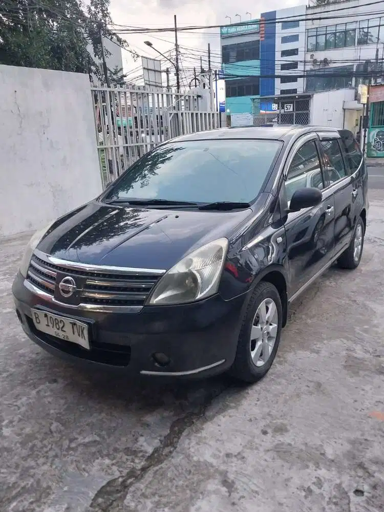 Nissan Grand livina 2010 Bensin