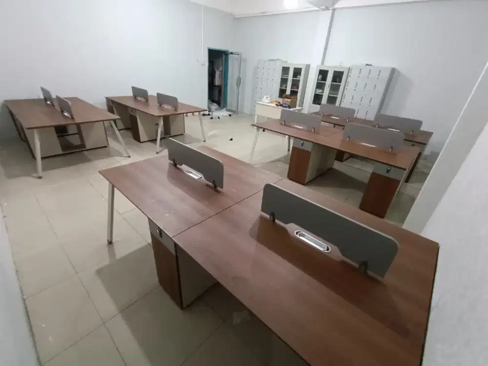MEJA KANTOR SEKAT KAKI BESI MURAH NEW