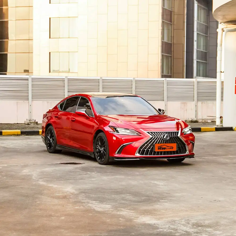 Lexus ES300H Ultra Luxury AT 2023