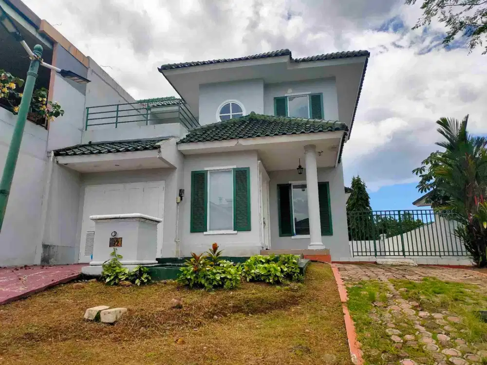 dijual rumah di gunung gede bukit golf hijau Sentul city view gunung suasa tenang aman bebas banjir siap huni