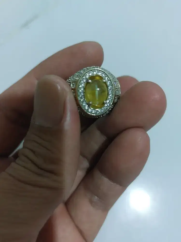 Cat's eye alexandrite chrsoberyl